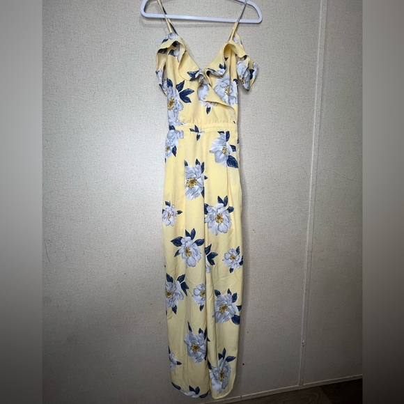 J By J.O.A
Yellow Floral Jumpsuit Size Medium - Picture 3 of 7